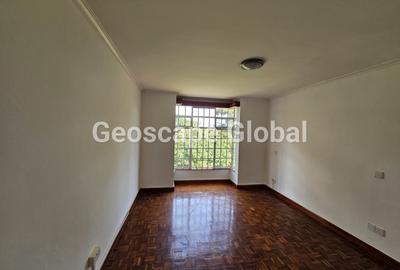 4 Bed House with En Suite in Rosslyn - 2