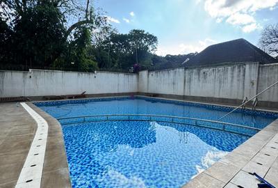 1 Bed Apartment with En Suite in Westlands Area - 4