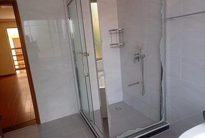 5 Bed Townhouse with En Suite in Lavington