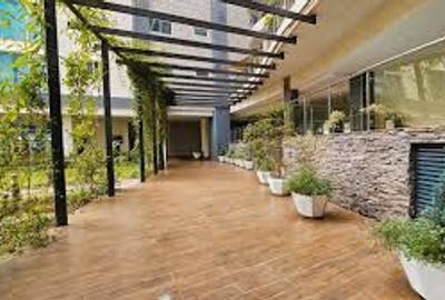 4 Bed Apartment with En Suite in Riverside - 2