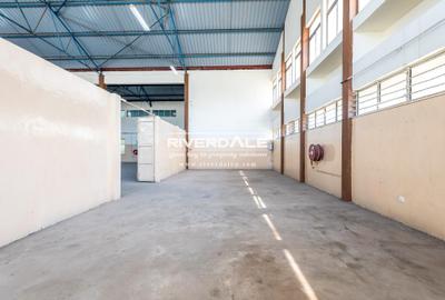 8,287 ft² Warehouse with Service Charge Included in Industrial Area