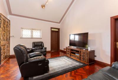 5 Bed House with En Suite in Kitisuru