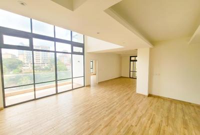 3 Bed Apartment with En Suite at Riverside