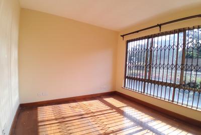 5 Bed Villa with En Suite at Lavington - 4