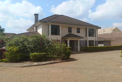 5 Bed Townhouse with En Suite at Runda