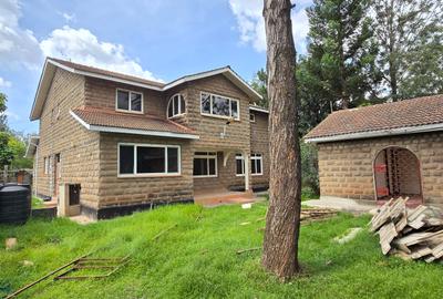 5 Bed Townhouse with En Suite at Lavington Green - 2