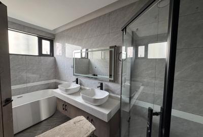 Serviced 4 Bed Apartment with En Suite in Kileleshwa - 3