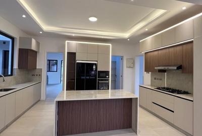 5 Bed Townhouse with En Suite at Mzima Springs - 3