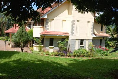 5 Bed House with En Suite in Runda