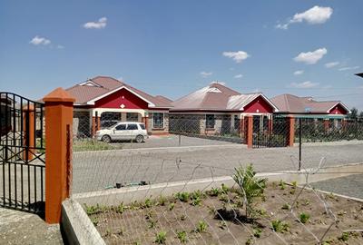 3 Bed Apartment with En Suite at Acacia Main Road