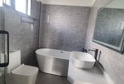 Serviced 5 Bed Apartment with En Suite in Lavington