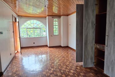5 Bed Townhouse with En Suite at Lavington Road - 4