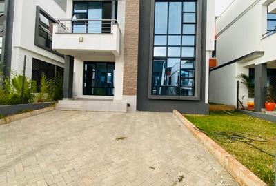 4 Bed Villa with En Suite at Eastern Bypass