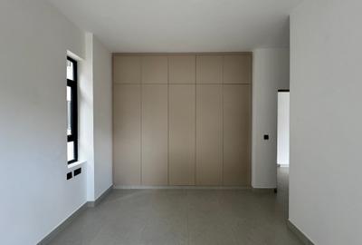 2 Bed Apartment with En Suite in Brookside - 4