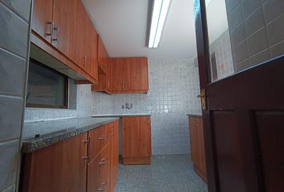 1 Bed Apartment with En Suite in Westlands Area