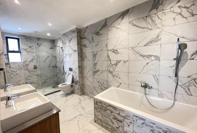 3 Bed Apartment with En Suite in Westlands Area - 4