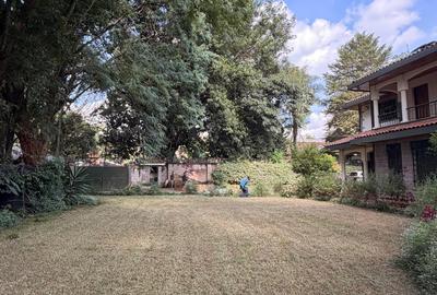 5 Bed Villa with En Suite in Nyari - 2