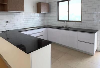 4 Bed Apartment with En Suite at Hatheru Road - 3