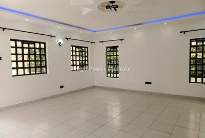 3 Bed House with En Suite in Karen - 3