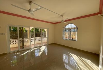 4 Bed Townhouse with En Suite in Nyali Area