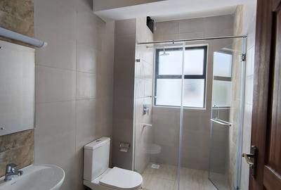 Serviced 2 Bed Apartment with En Suite in Kileleshwa - 3