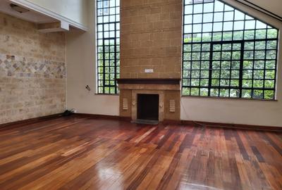 4 Bed Townhouse with En Suite in Kitisuru - 2
