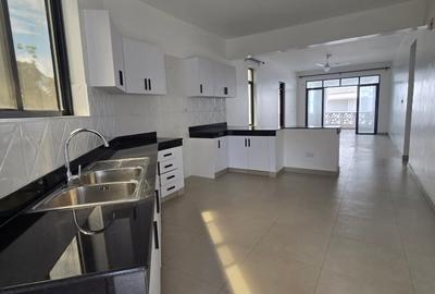 2 Bed Apartment with En Suite at Baobab - 3