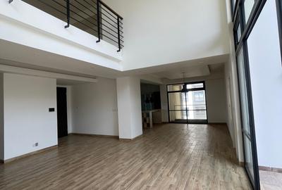 4 Bed Apartment with En Suite at Riverside Drive - 4