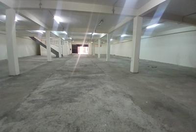 28,000 ft² Warehouse with Fibre Internet in Industrial Area - 4