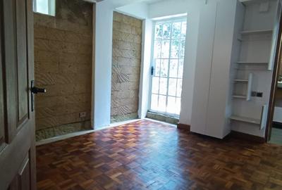 2 Bed House with En Suite in Runda - 2
