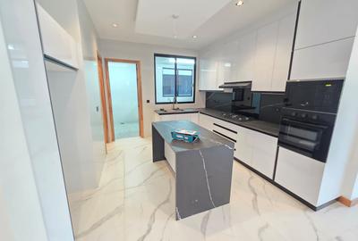 Serviced 2 Bed Apartment with En Suite in Spring Valley - 3