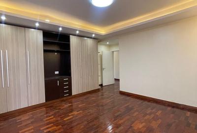 4 Bed Apartment with En Suite at Othaya Road - 4