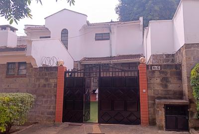 4 Bed Townhouse with En Suite in Waiyaki Way
