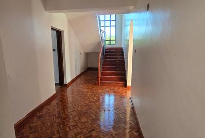 5 Bed Townhouse with En Suite in Karen - 4
