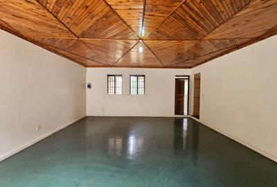 5 Bed House with En Suite in Runda - 3