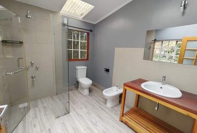 4 Bed Townhouse with En Suite in Kilimani - 2