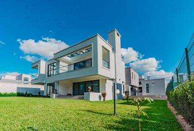 5 Bed Townhouse with En Suite in Runda