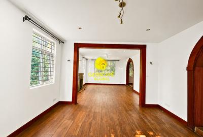 5 Bed House with En Suite in Rosslyn - 3