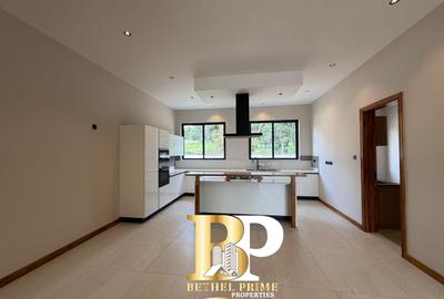 4 Bed Apartment with En Suite in Loresho - 4