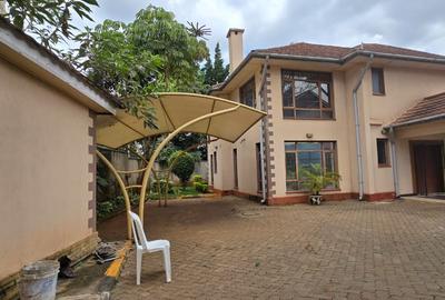 5 Bed House with En Suite in Runda