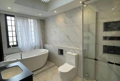 7 Bed House with En Suite in Karen