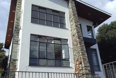 4 Bed Townhouse with En Suite at Muhuri Road - 2