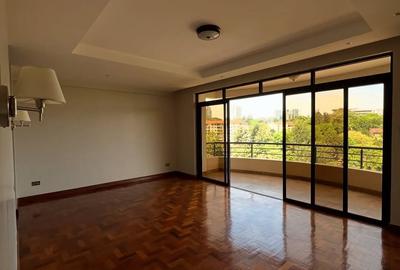 4 Bed Apartment with En Suite at Riverside Drive - 4