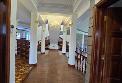5 Bed House with En Suite in Runda