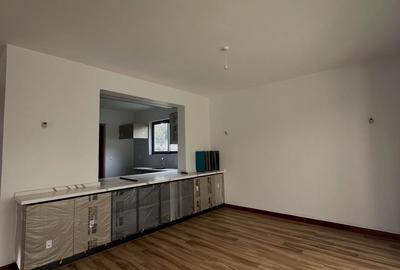 6 Bed Townhouse with En Suite at Lavington Green - 3