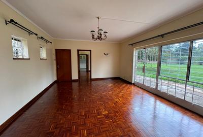 4 Bed House with En Suite in Lavington