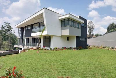 5 Bed Villa with Staff Quarters in Nyari