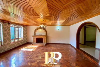 5 Bed Townhouse with En Suite in Nyari