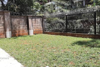 4 Bed Townhouse with En Suite in Westlands Area