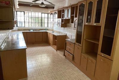4 Bed Townhouse with En Suite at Laikipia Road - 4